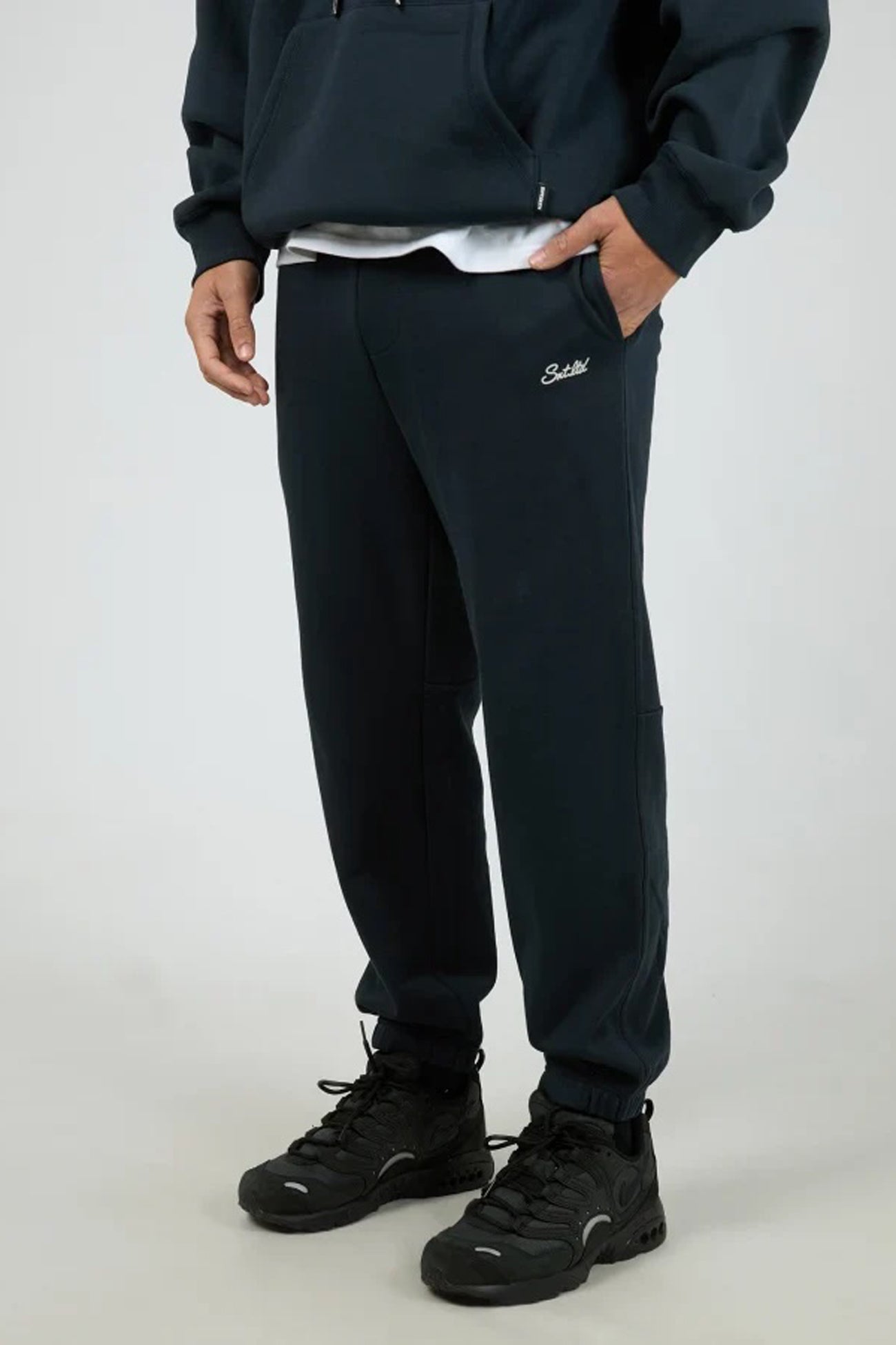 Radio Sweatpant Navy