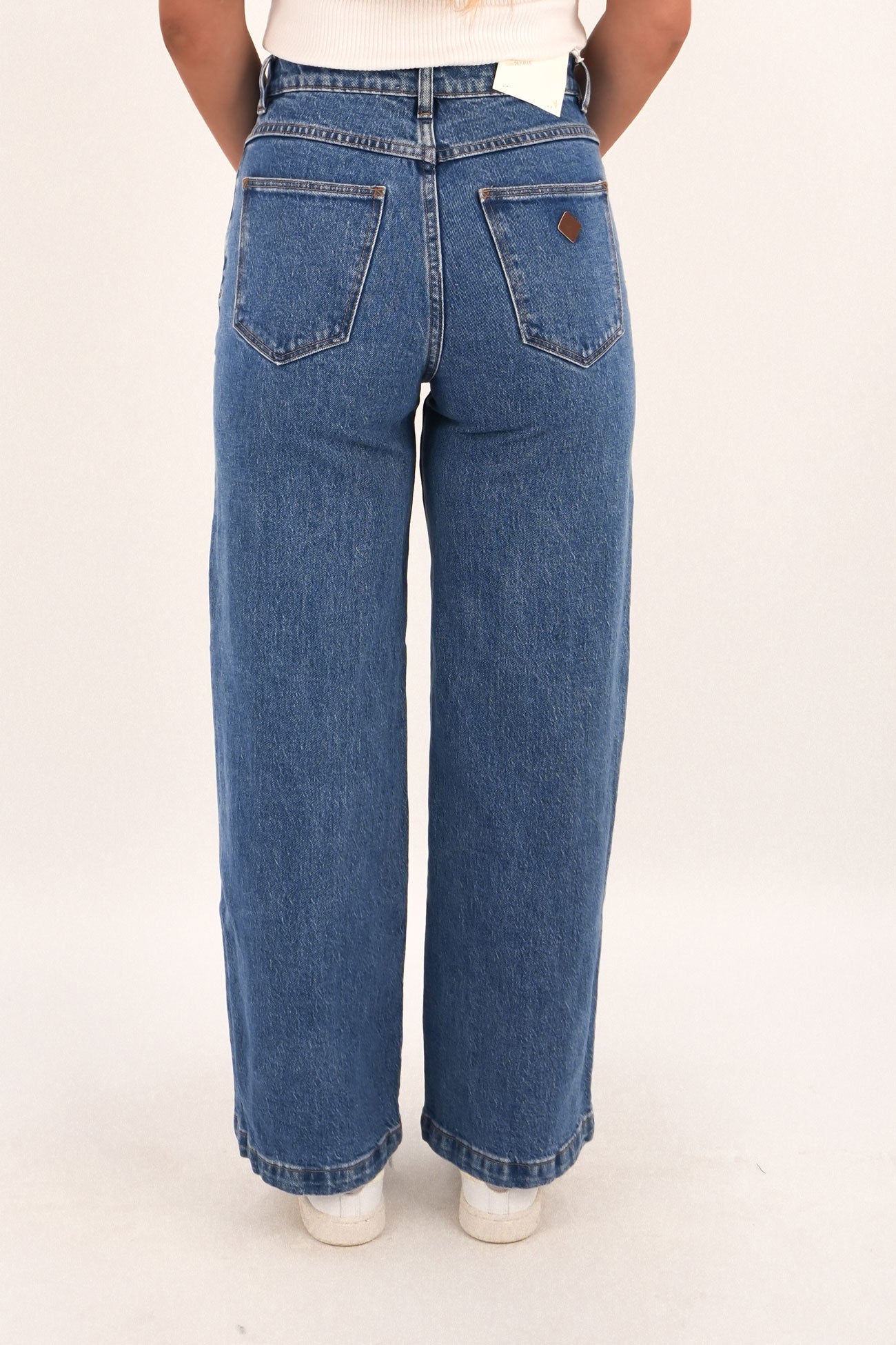 A 94 High & Wide Petite Jean Debbie