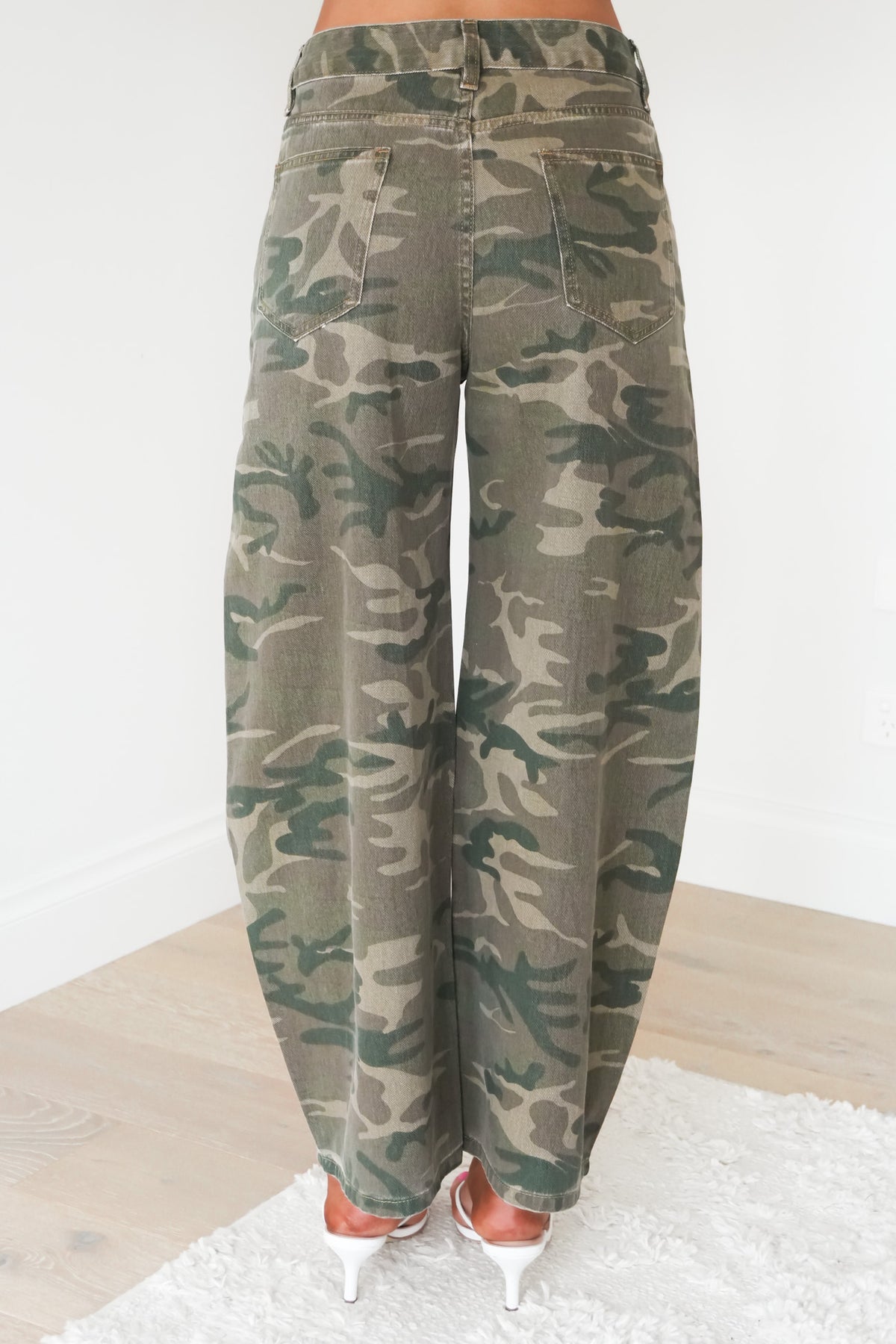 Becky Barrel Jean Camo