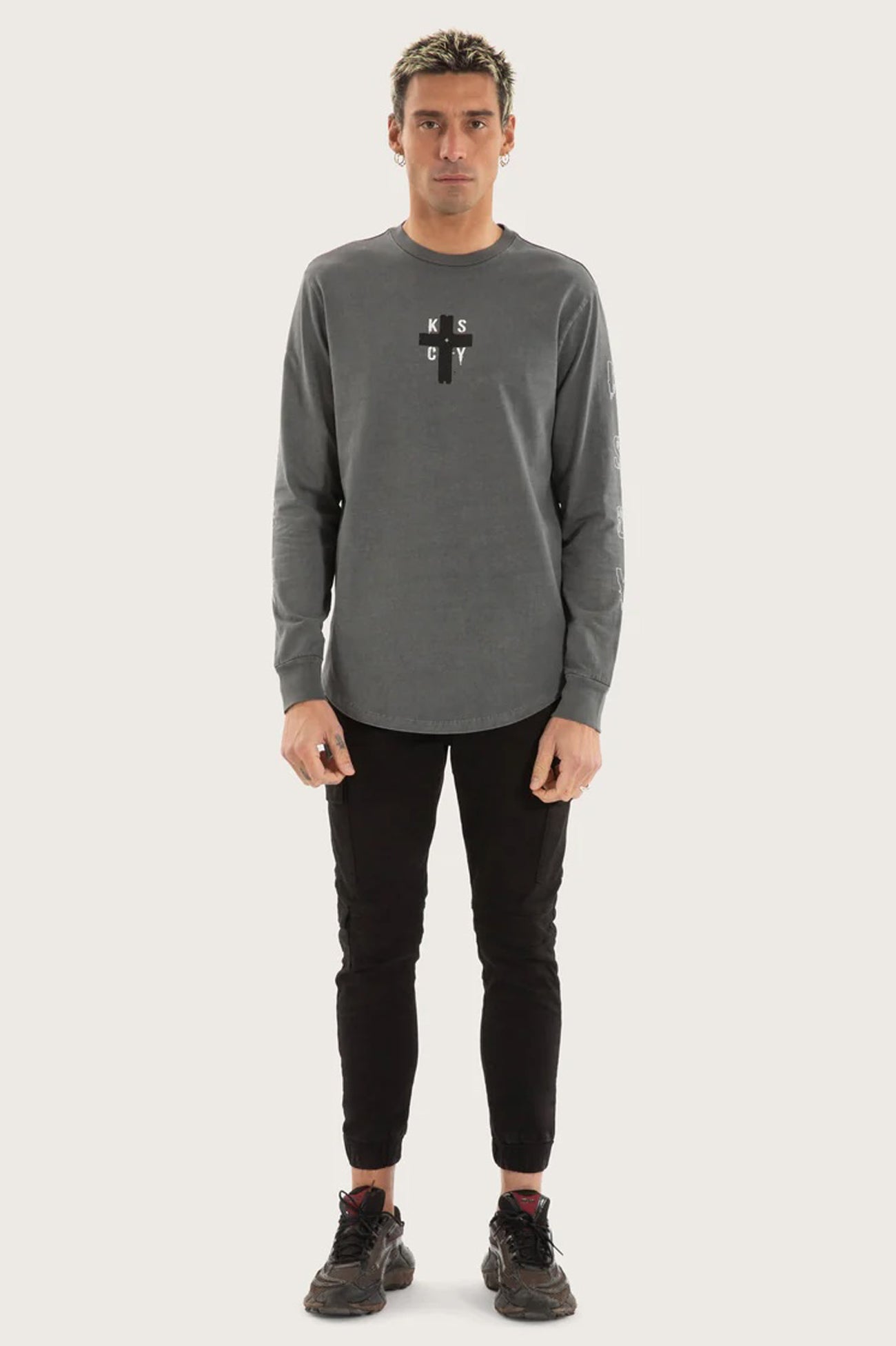 Cautious-Dual-Curved-Long-Sleeve-Tee-Pigment-Charcoal-f1jpg