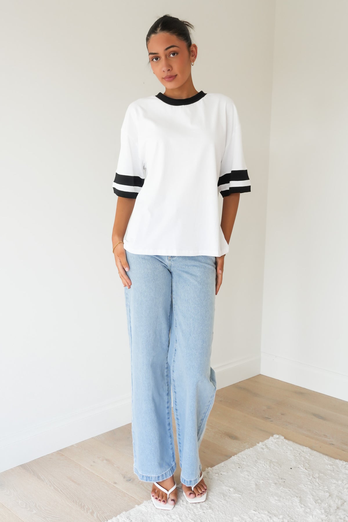 Della Tee White Black