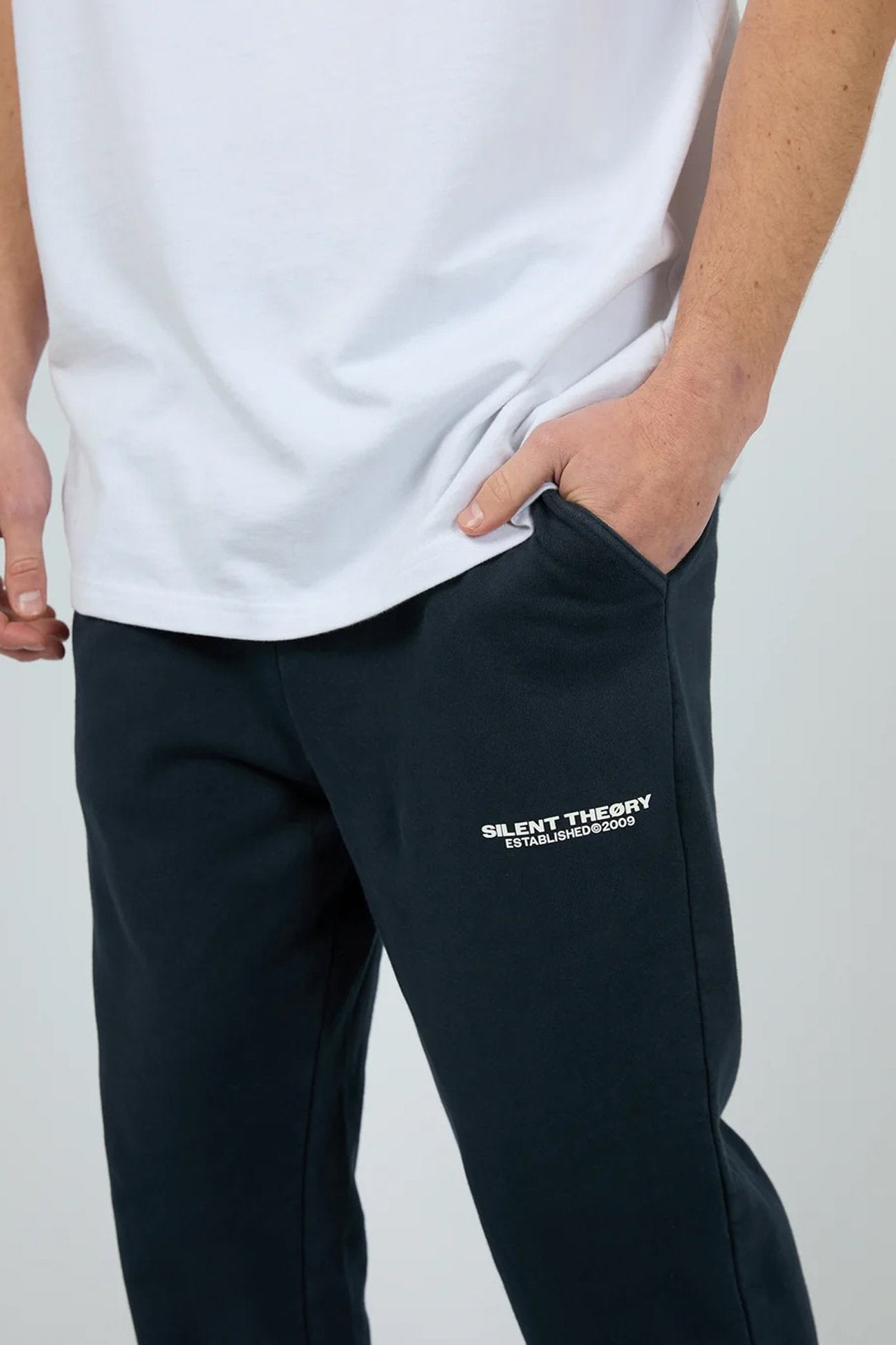 Essential Theory Track Pant Navy