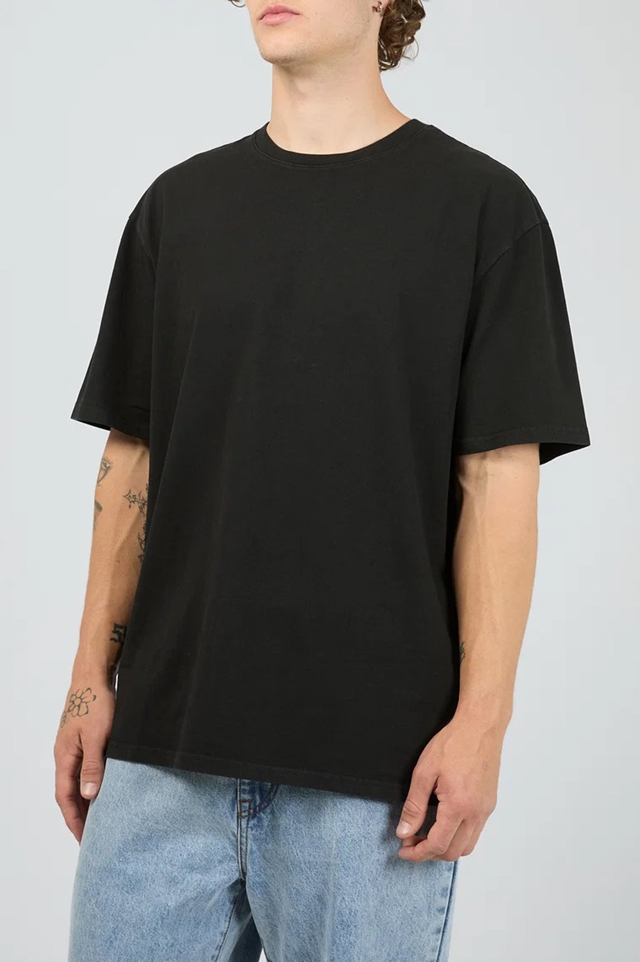 Essential Fit Tee Vintage Black