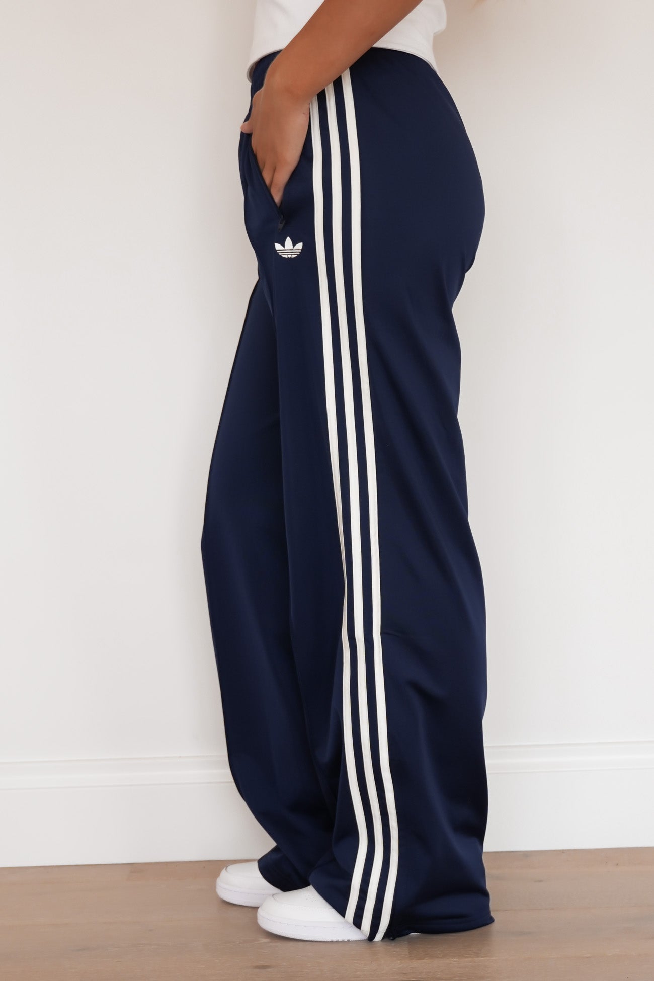 Firebird Loose Trackpant Night Indigo Off White