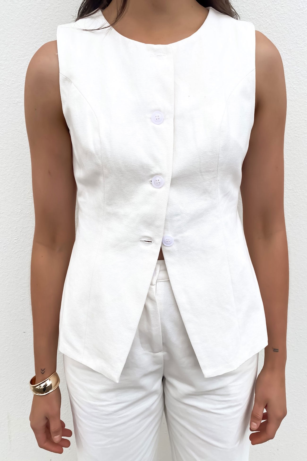 Hugh Vest White