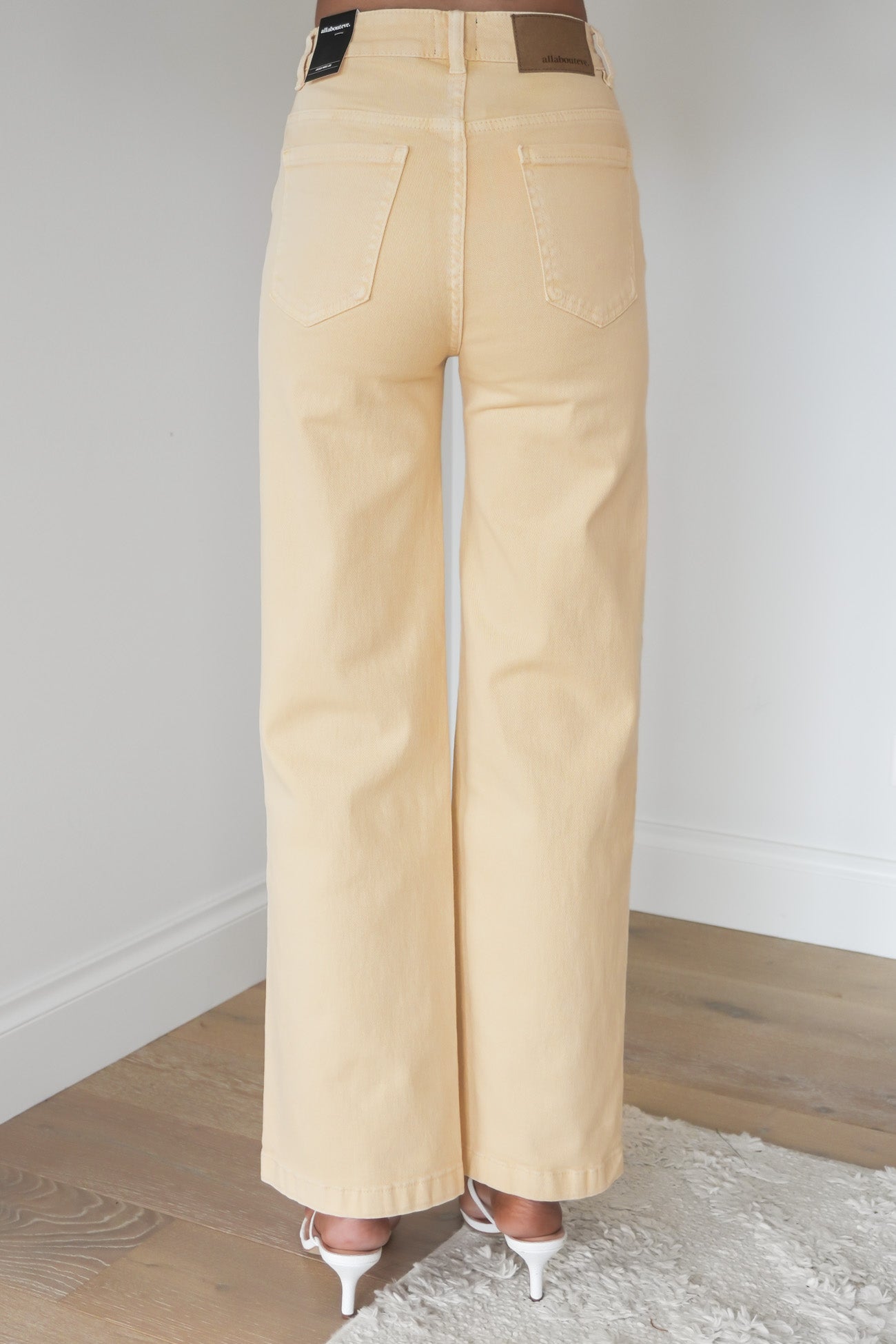 Jacqui Wide Leg Jean Butter
