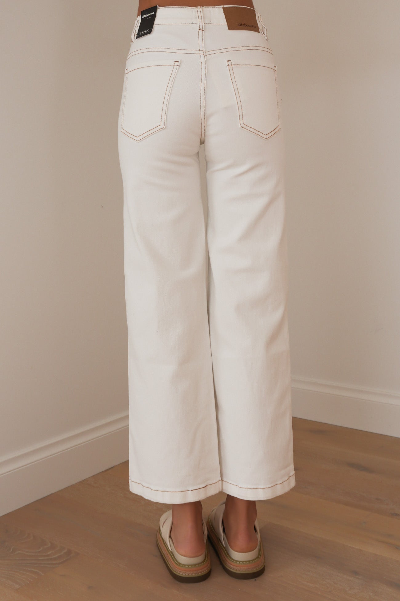 Jacqui Wide Leg Petite Jean Vintage White