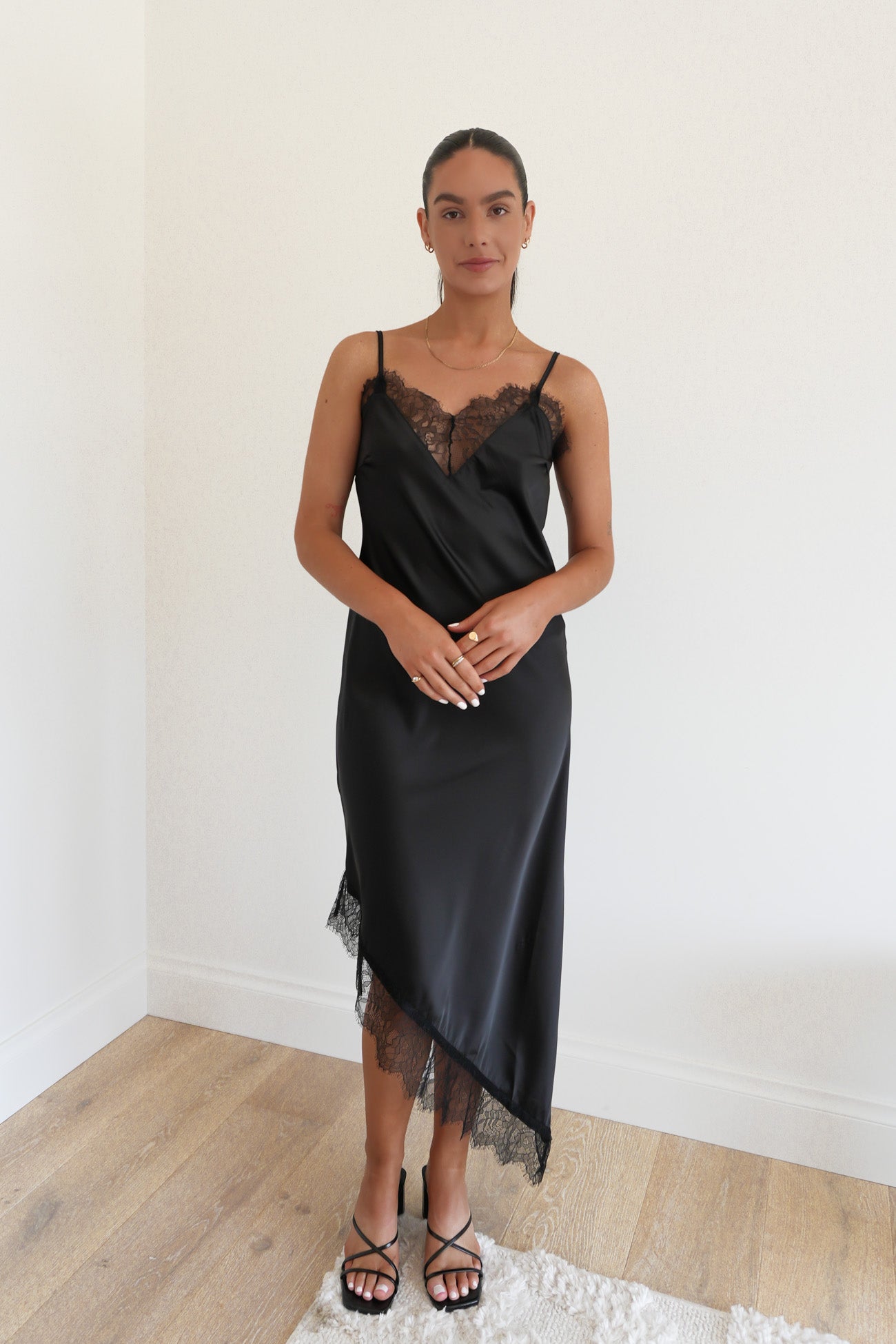 Jenna Lace Midi Dress Black