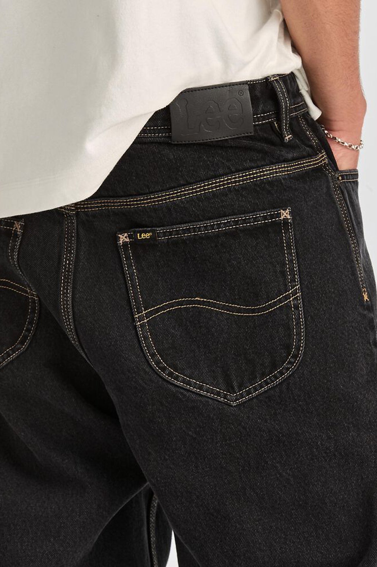 L-Four Jean Black Superused