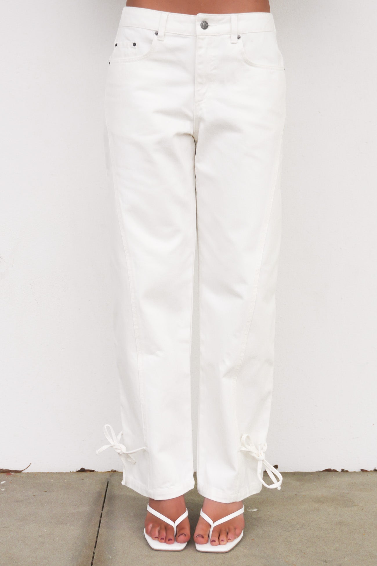 Low Rise Tie Side Jean White
