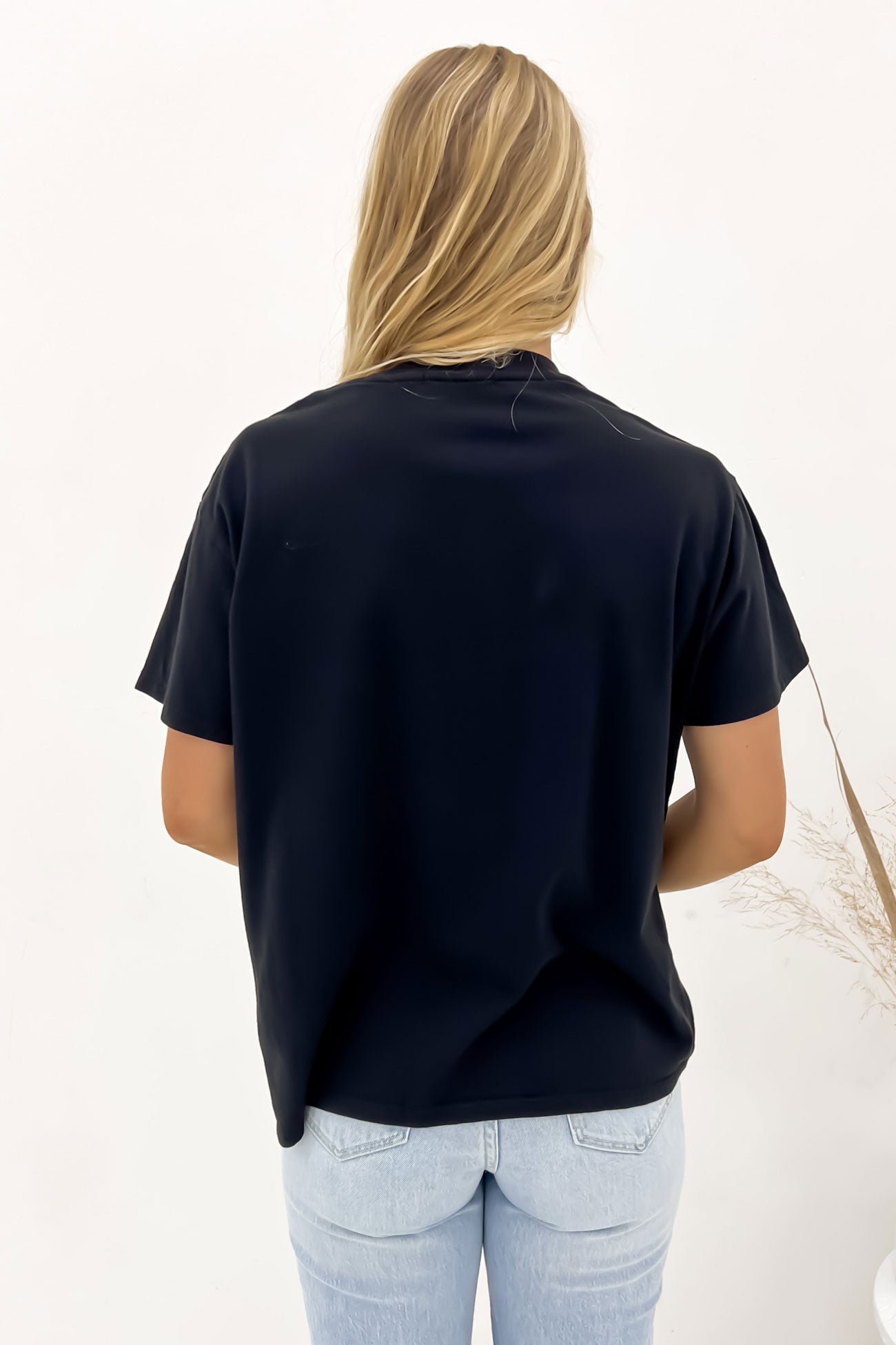 Mika Standard Tee Washed Black