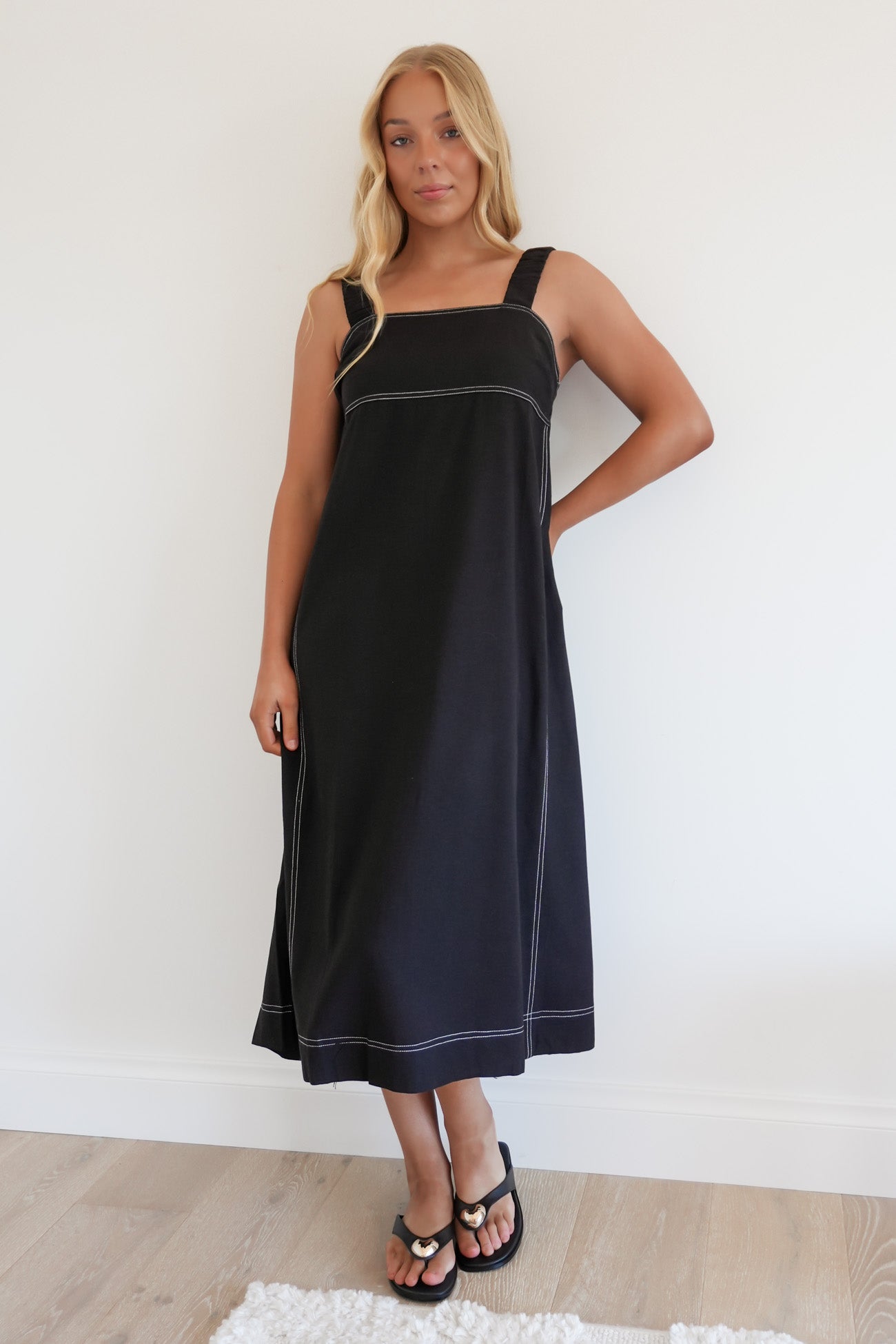 Misaki Midi Dress Black