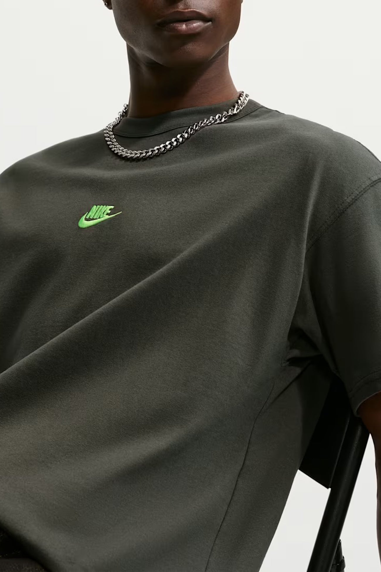 Nike Sportswear Premium Essentials Tee Newsprint