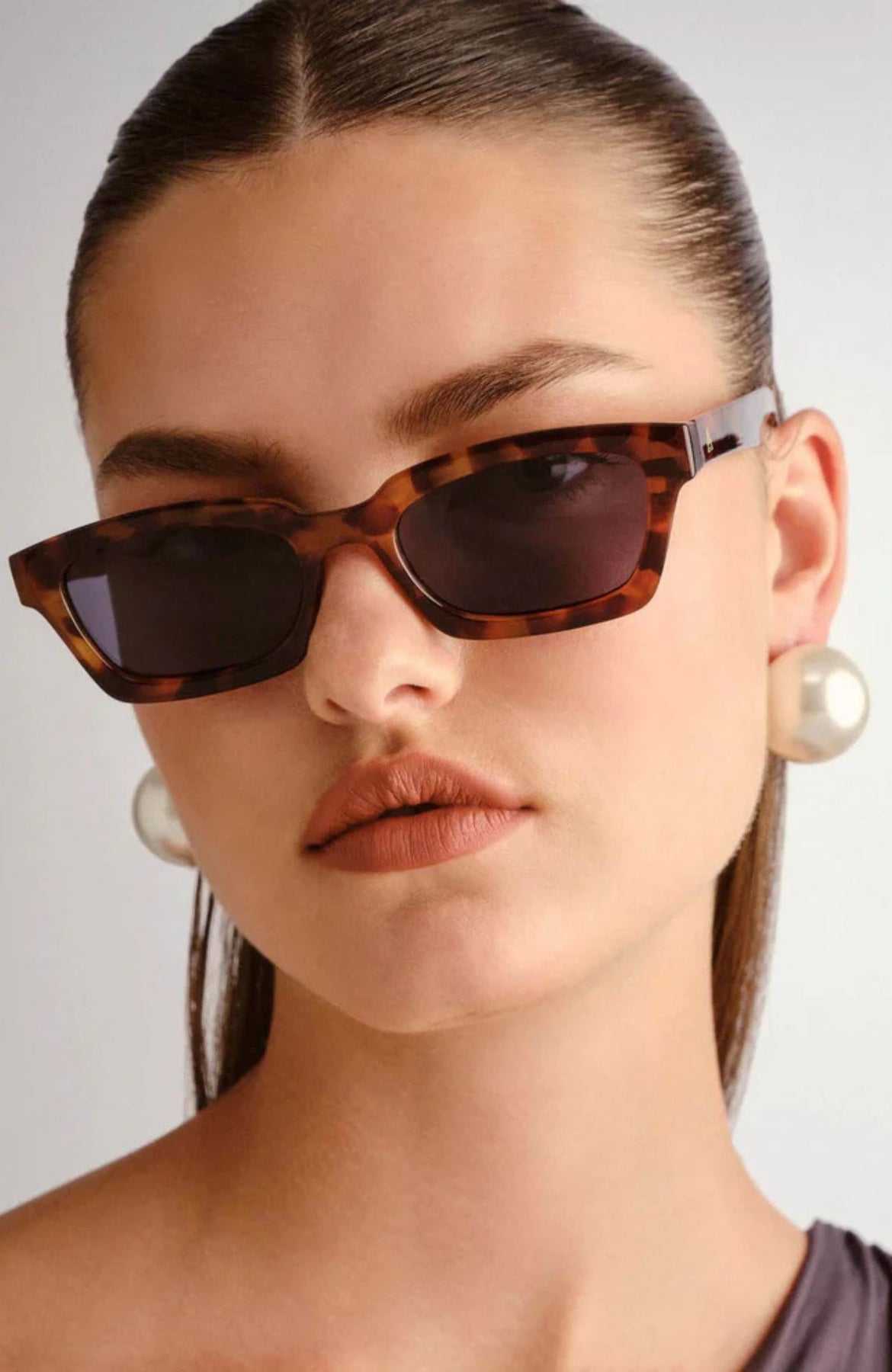 Sculptor-Dark-Tort-2