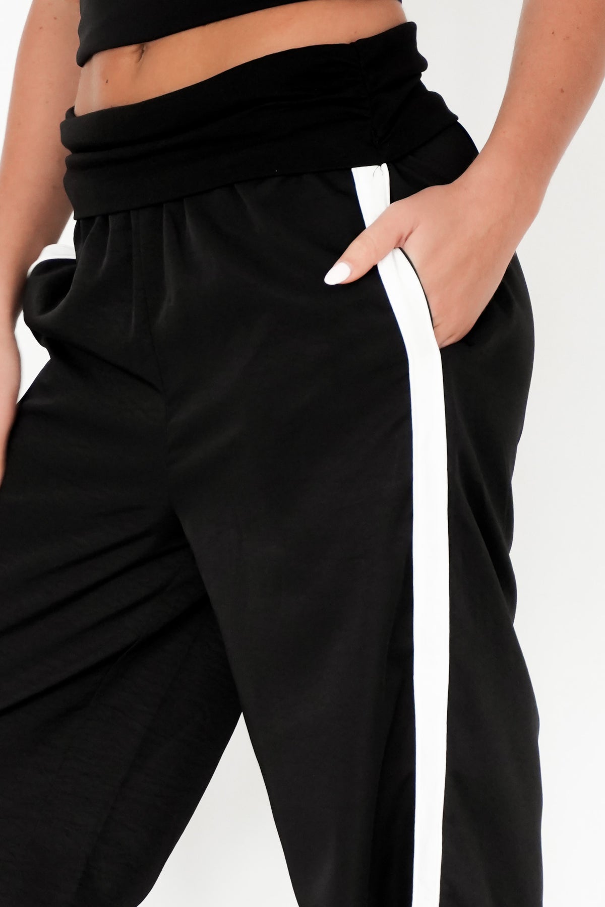 Solana Trackpant Black