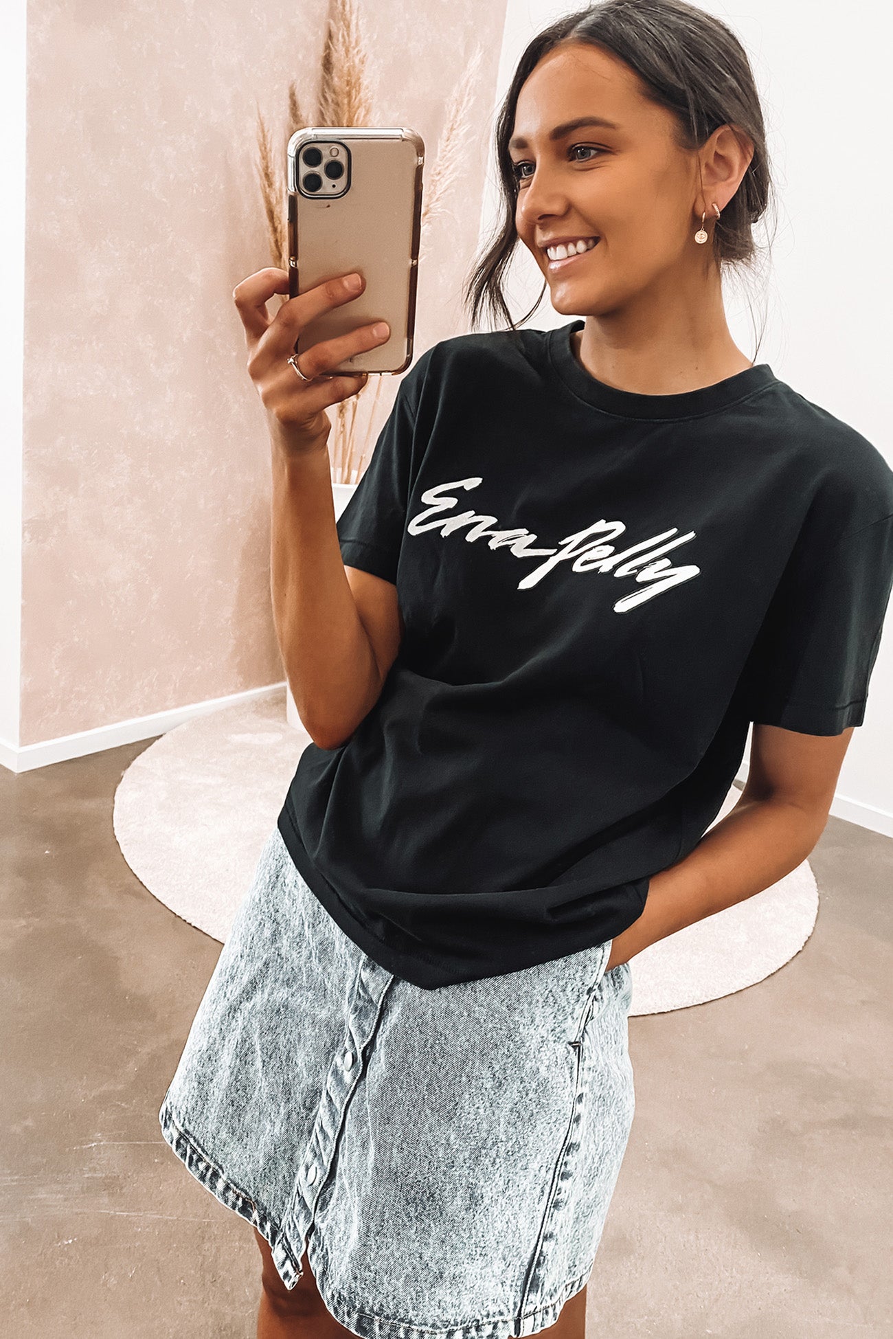 Brush Script Logo Tee Washed Black