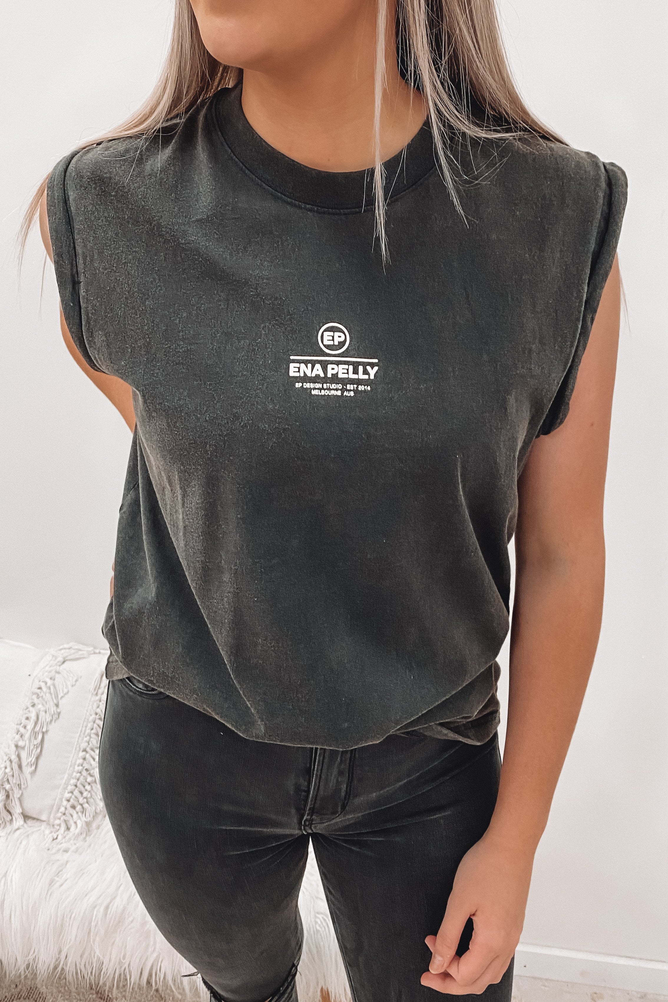 Core Muscle Tank Washed Black