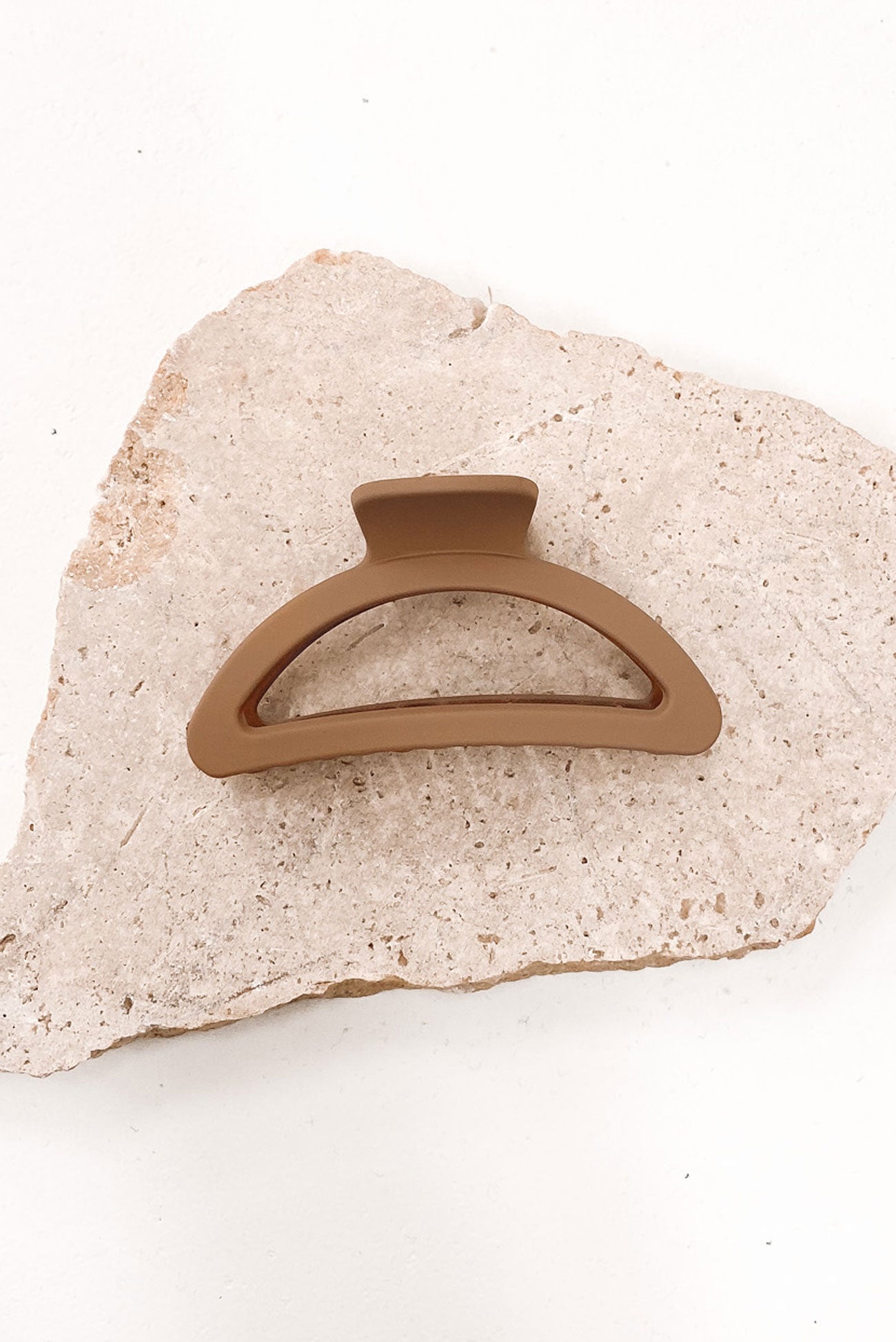 Noah Claw Clip Latte