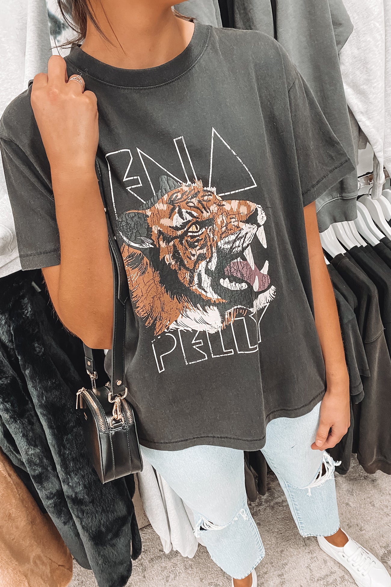 Wilderness Tee Washed Black