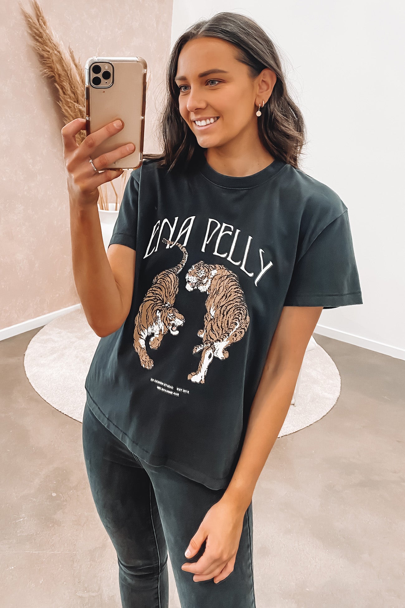 Yin Yang Tiger Tee Washed Black