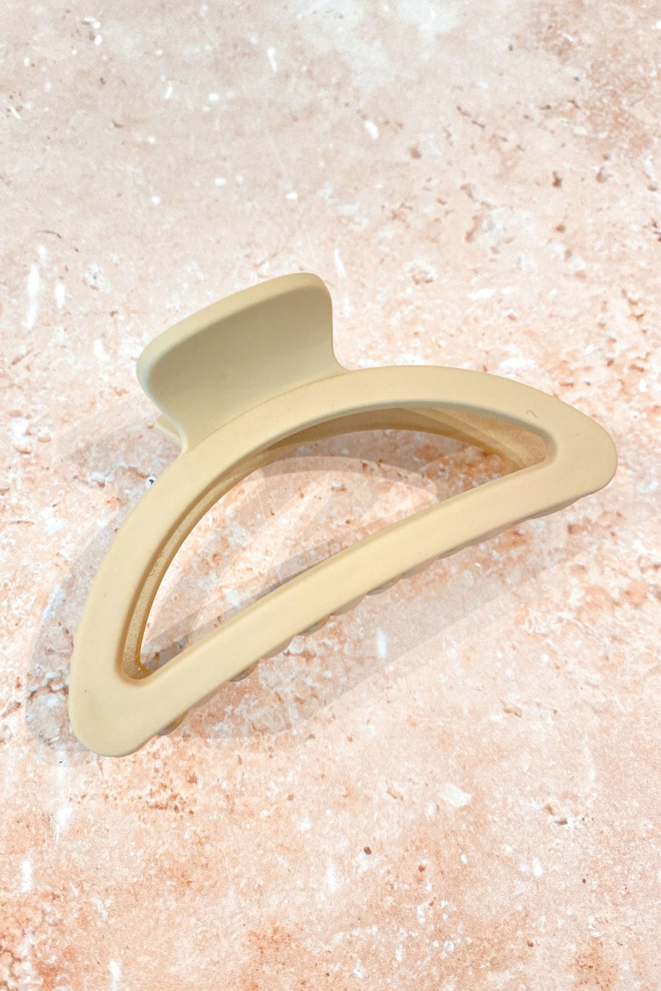 Laena Claw Clip Tan