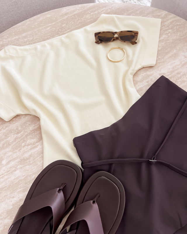 Levi Tee Yellow + Sebastian Skort Chocolate