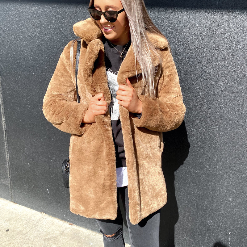 # 64 - Ena Pelly Fur