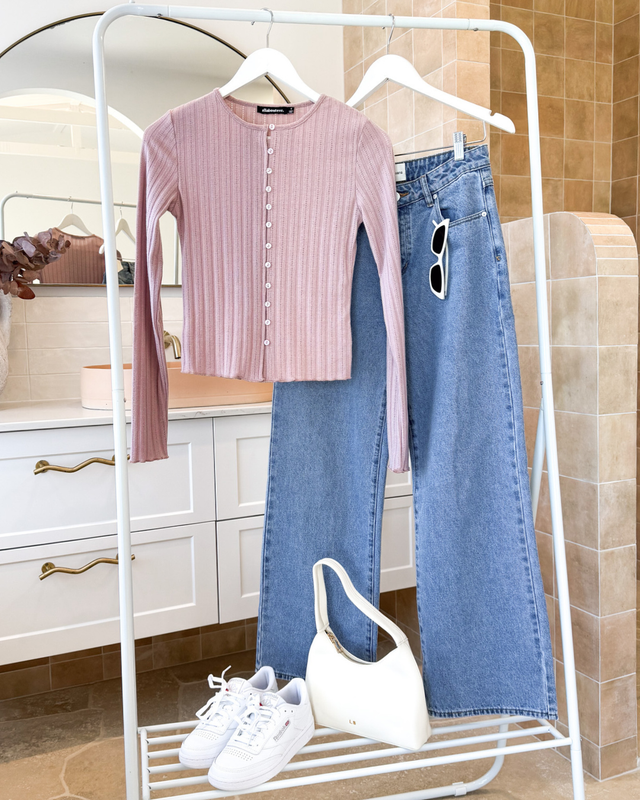 Simple. Chic. Wearable.