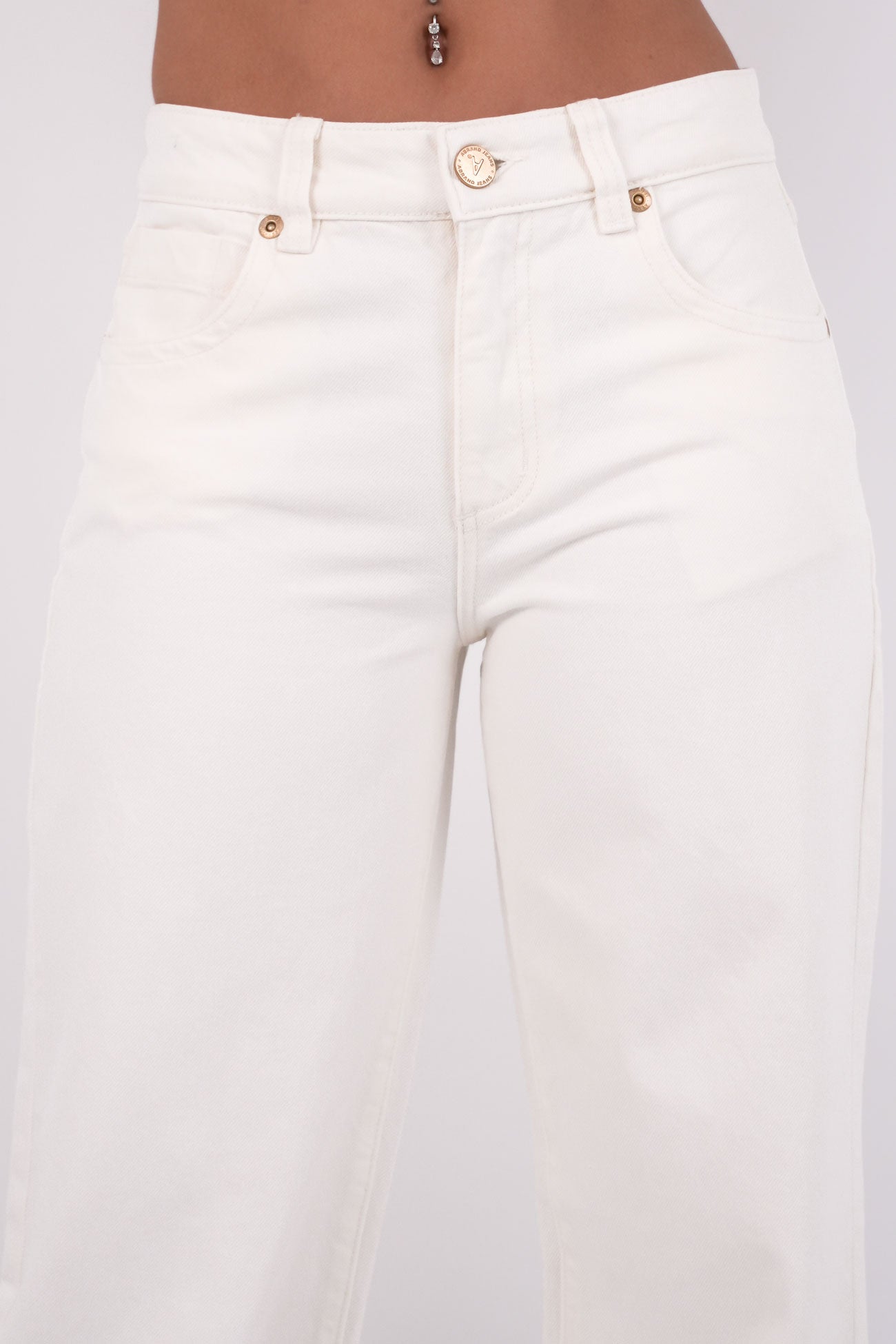 A 95 Baggy Jean White Gold
