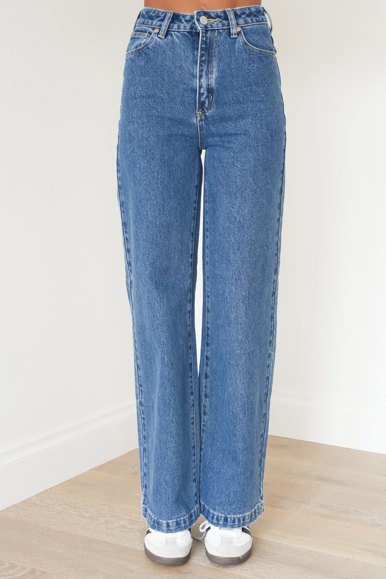 A 94 High & Wide Jean