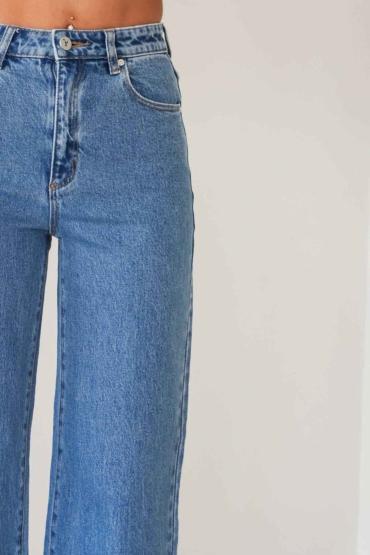A 94 High & Wide Petite Jean Debbie