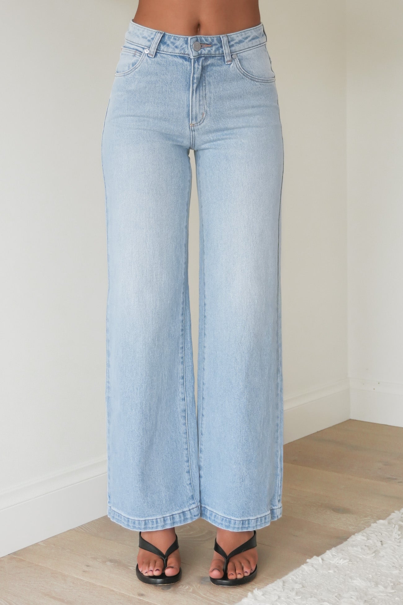 A 95 Mid & Wide Jean Lily