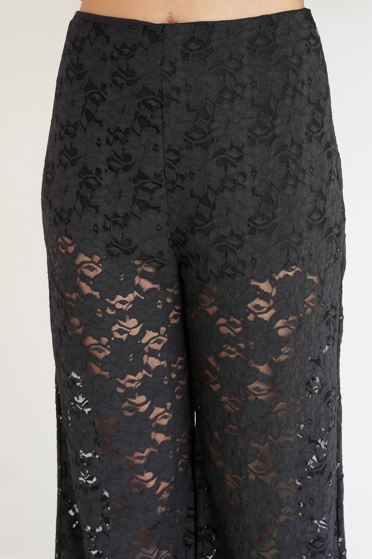 Amika Lace Set Black