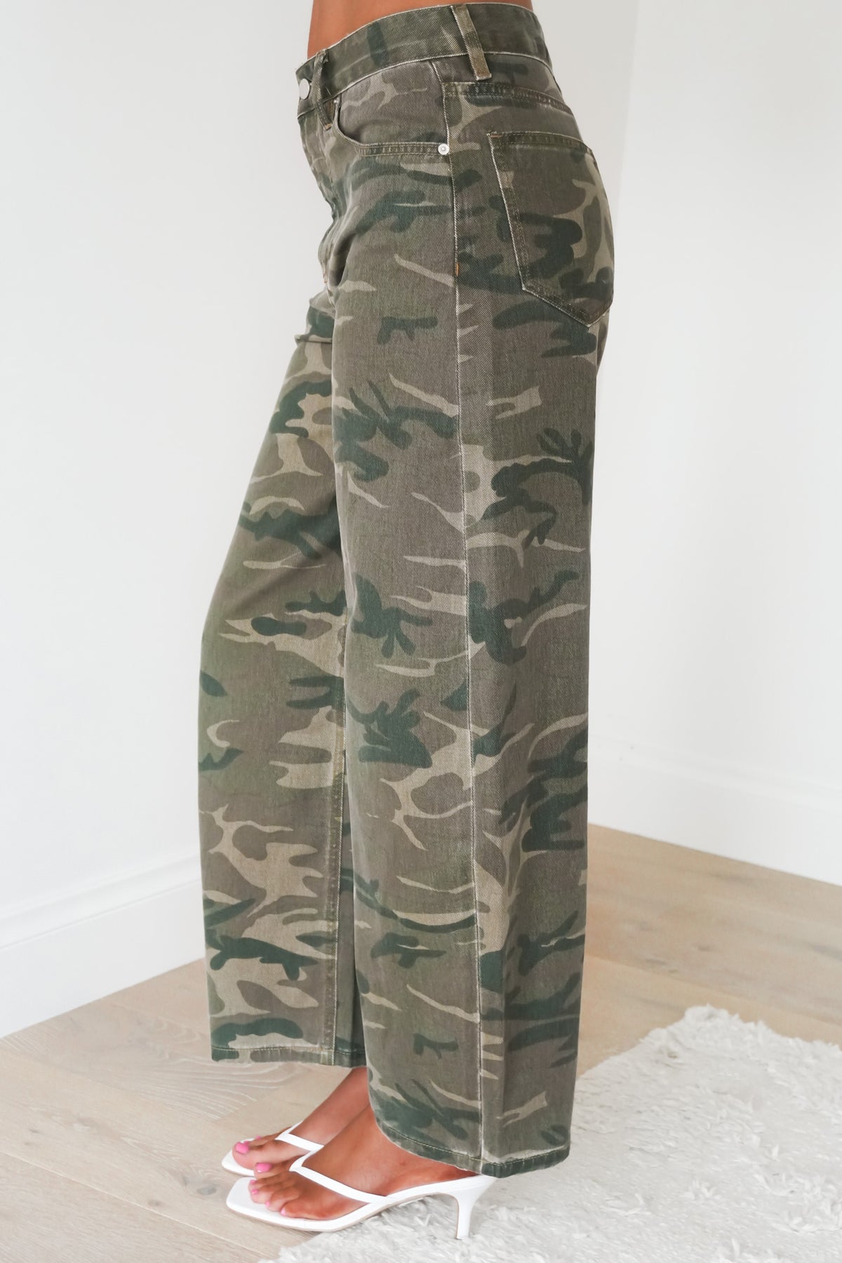 Becky Barrel Jean Camo
