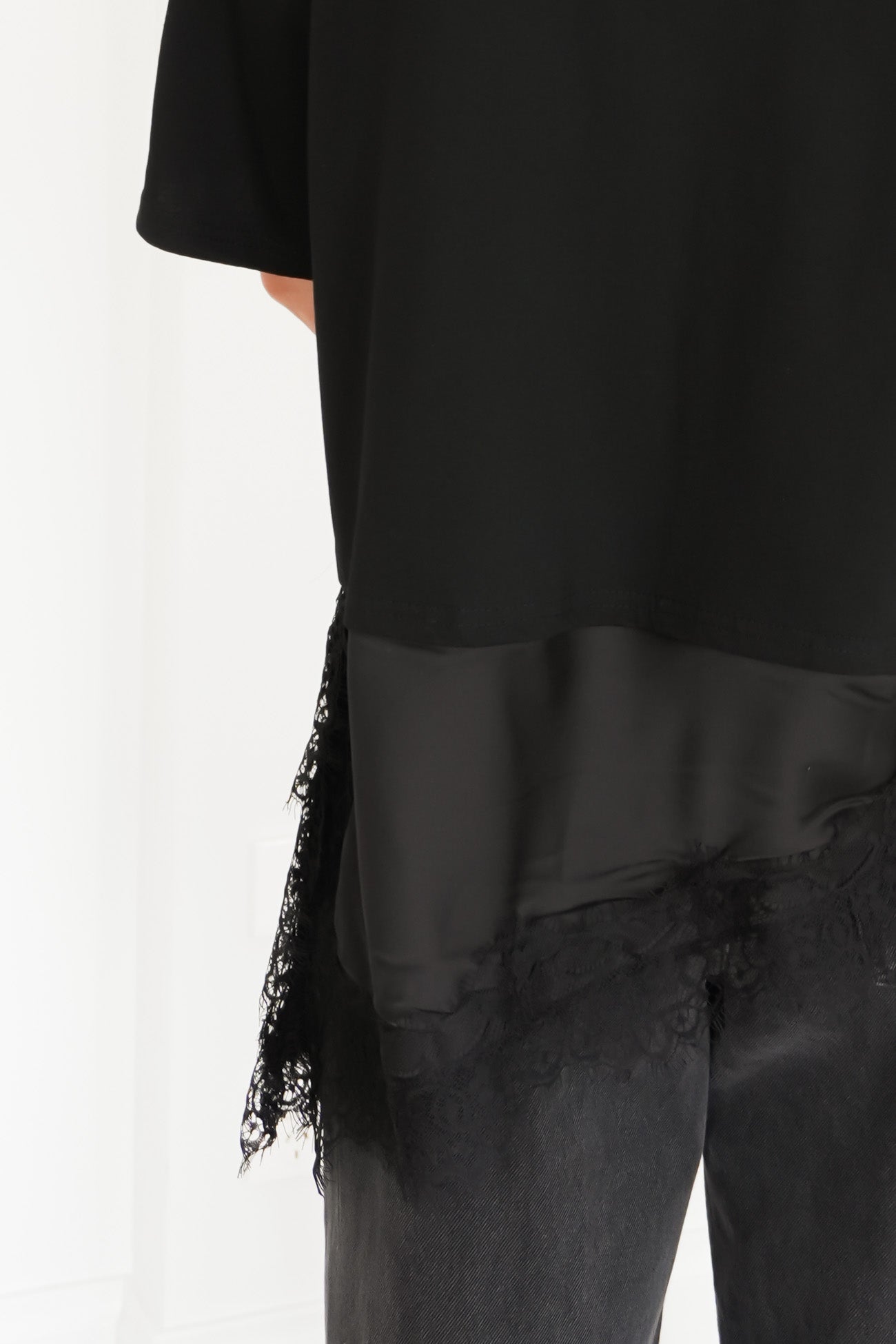 Cassidy Lace Tee Black