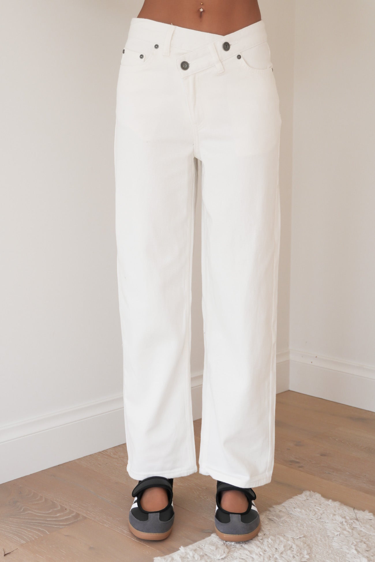 Darcy Wrap Around Baggy Jean White