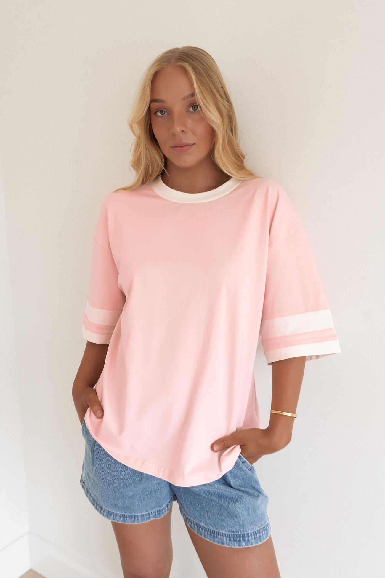 Della Tee Pink White