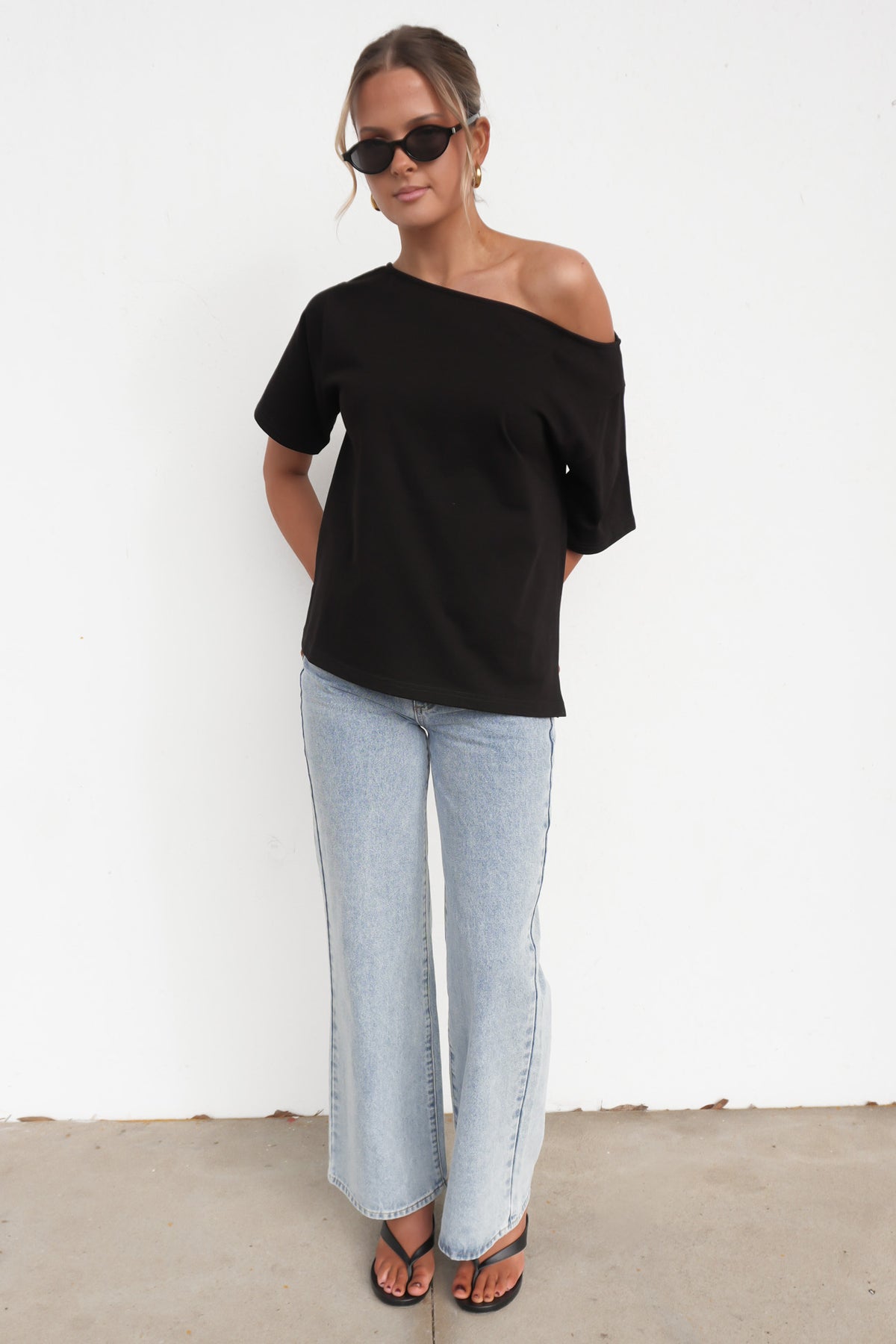 Elle Off Shoulder Tee Black