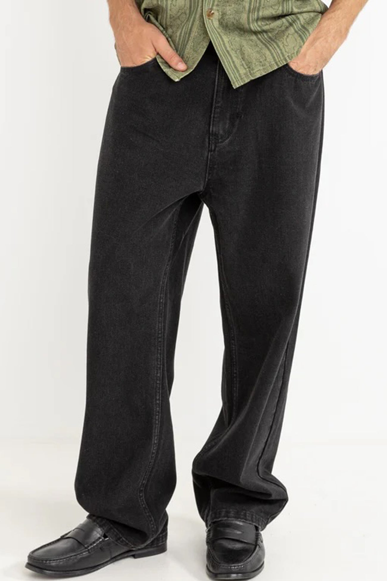 Essential-Jean-Worn-Black2jpg