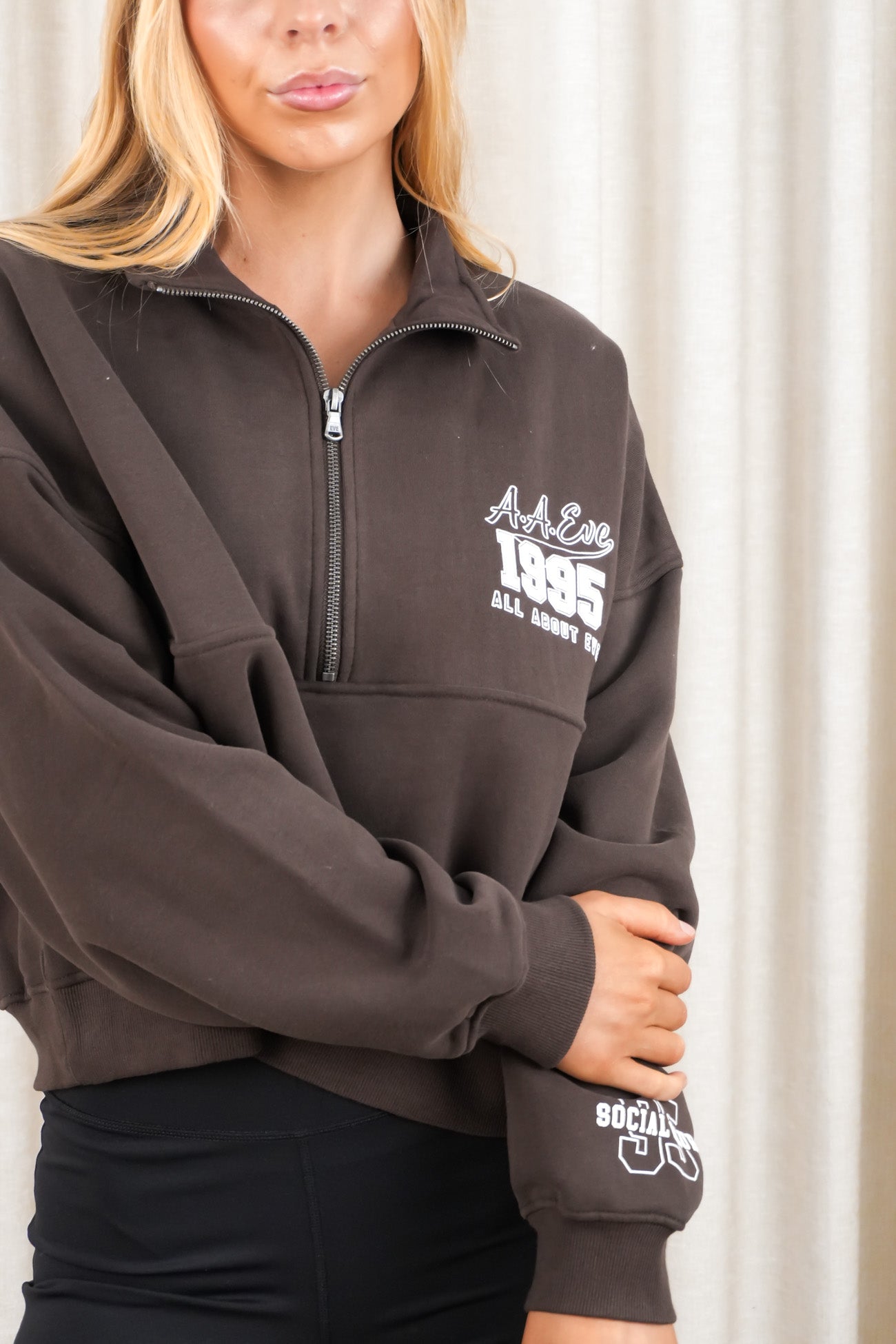 Eve Team 1/4 Zip Brown