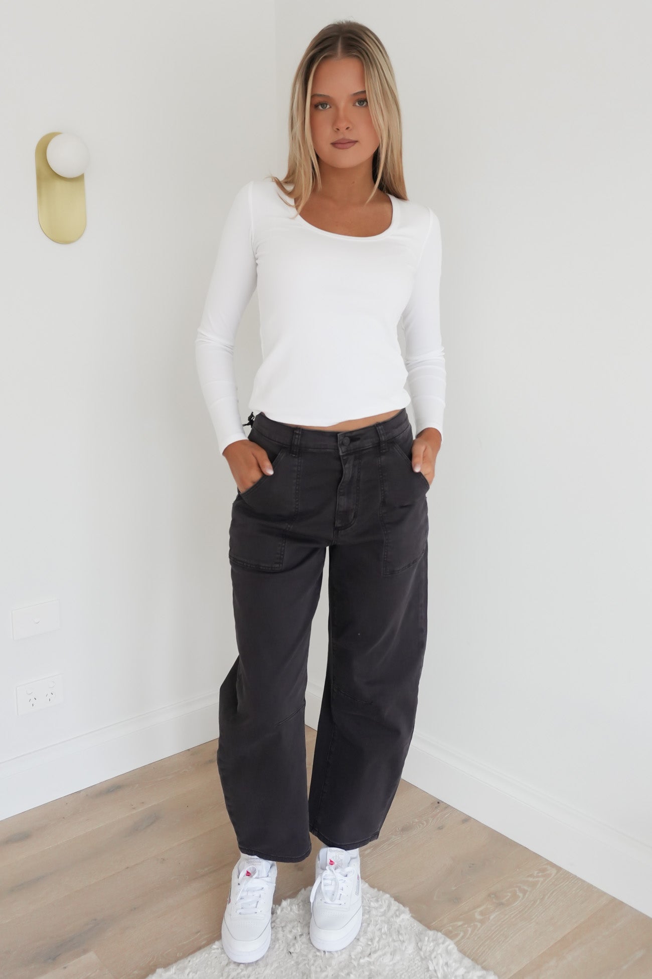 Gigi Barrel Jean Trade Washed Black