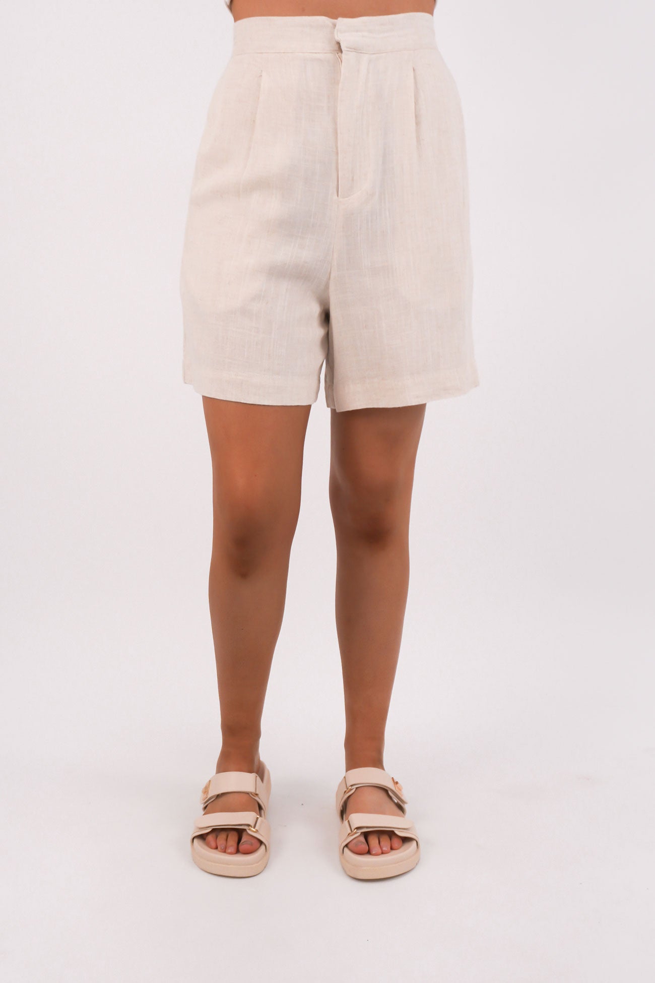 Hazel Short Natural