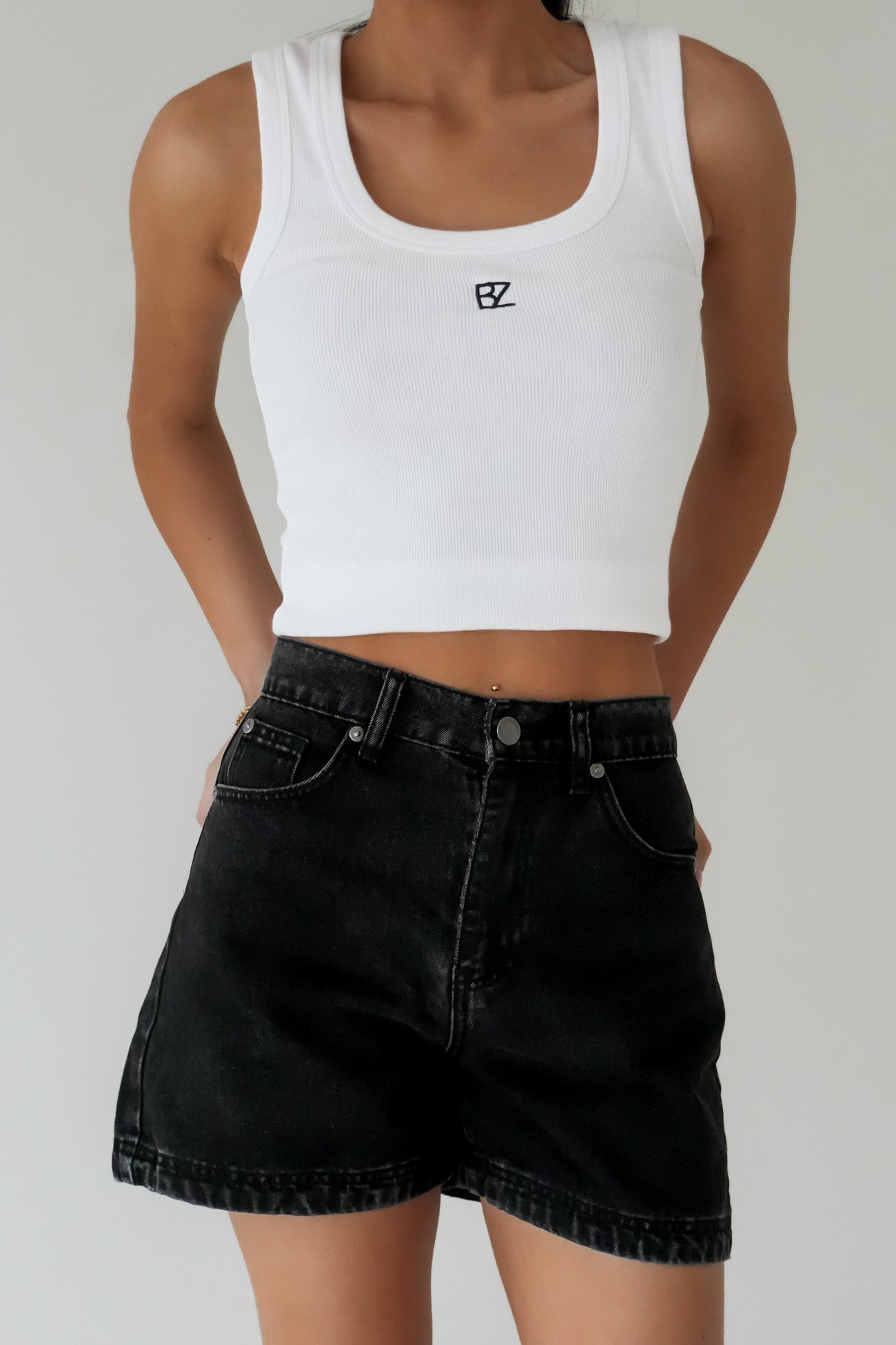 Josie Short Washed Black