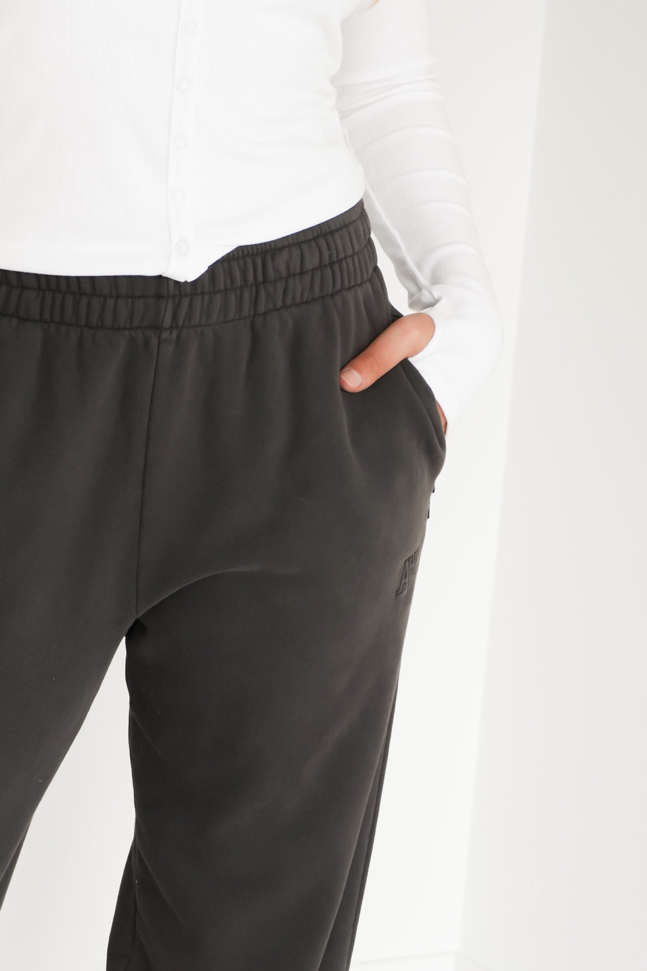 Limitless Track Pant Washed Black