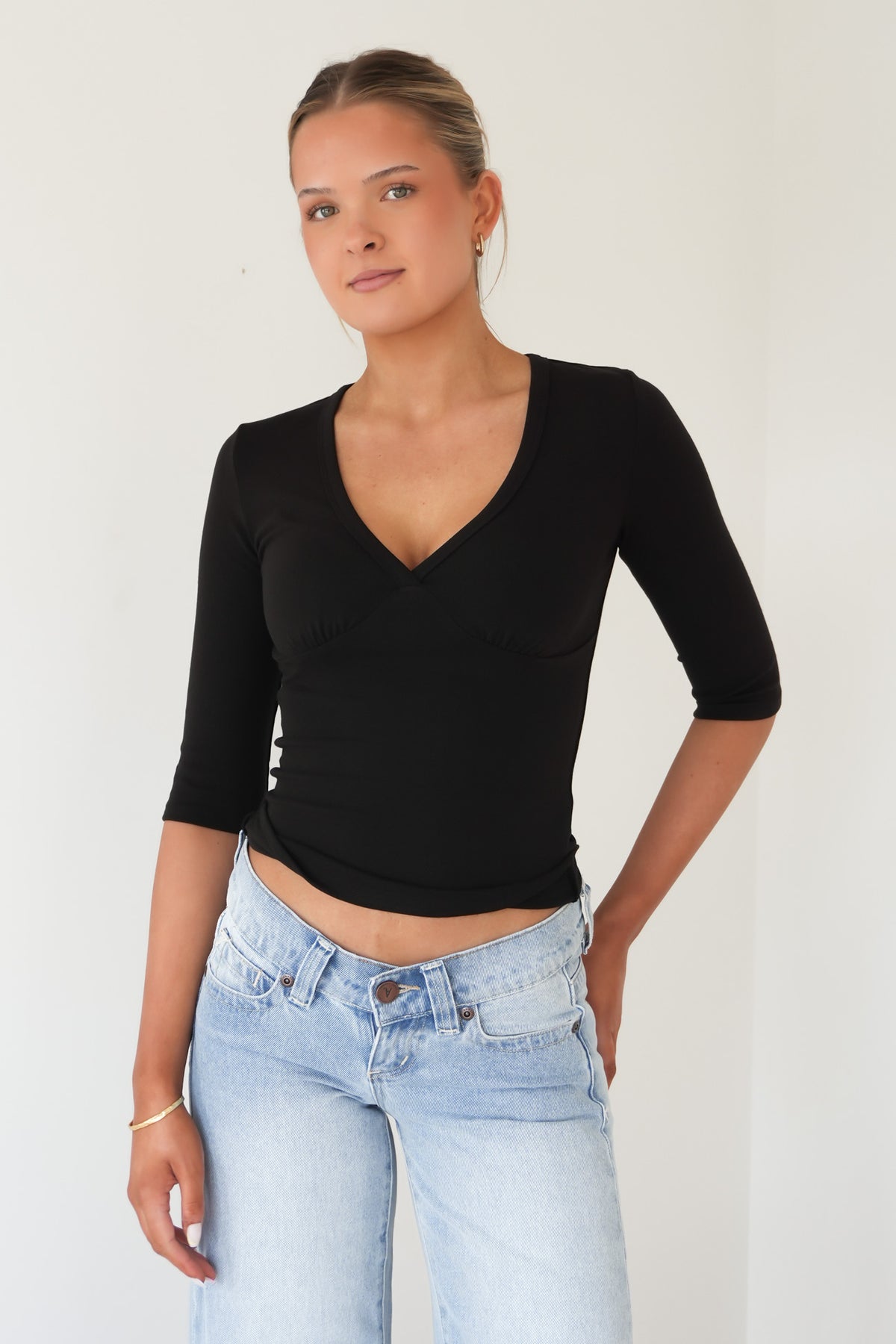 Luxe Rib Vee Quarter Sleeve Top Black