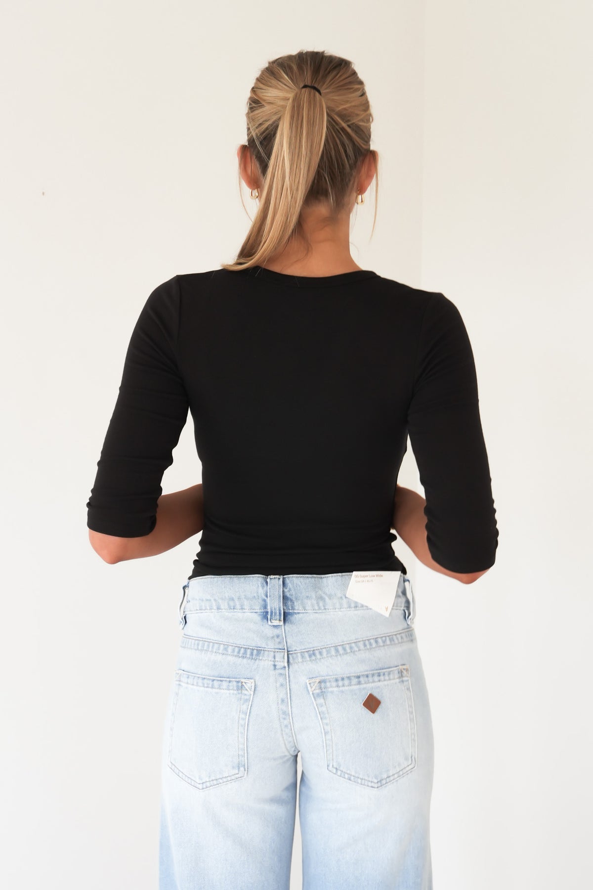 Luxe Rib Vee Quarter Sleeve Top Black