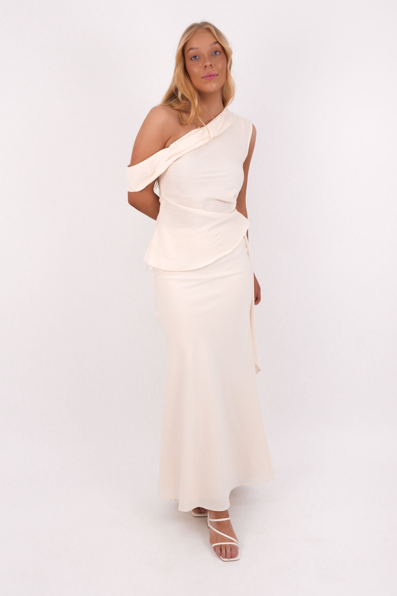 Meara Set Cream