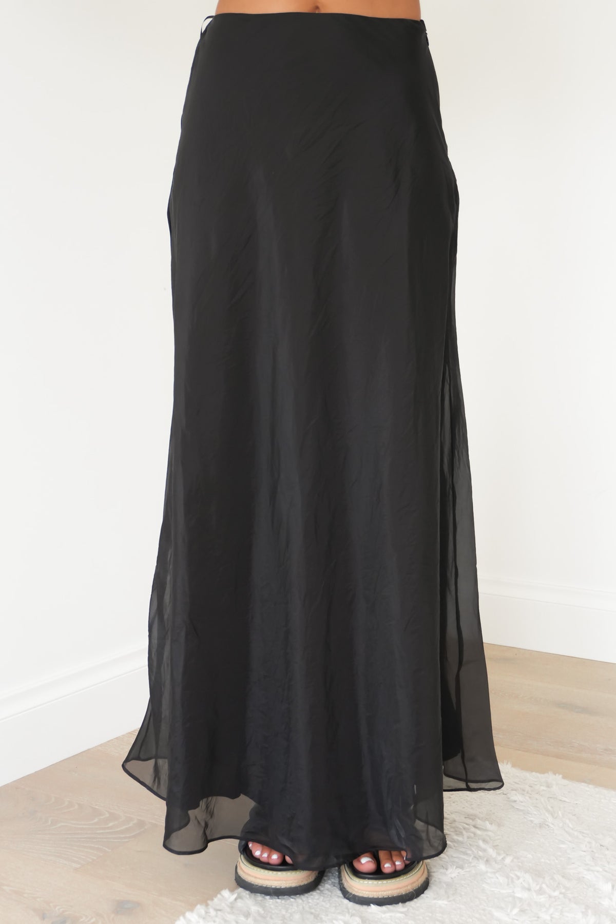 Niccola Sheer Set Black