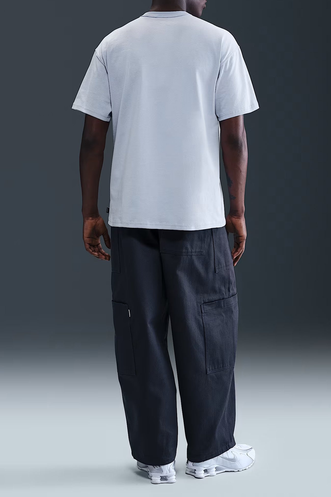 Nike-Sportswear-Premium-Essentials-Tee-Ghost-3-jpg