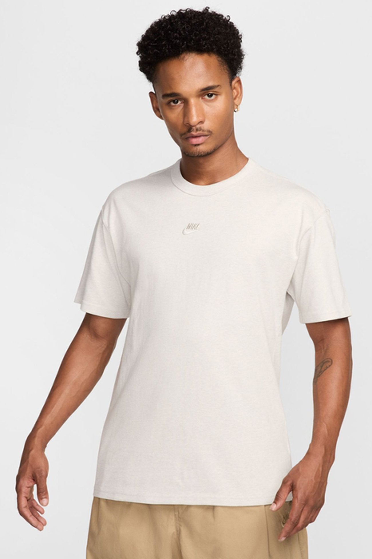 Nike Sportswear Premium Essentials Tee